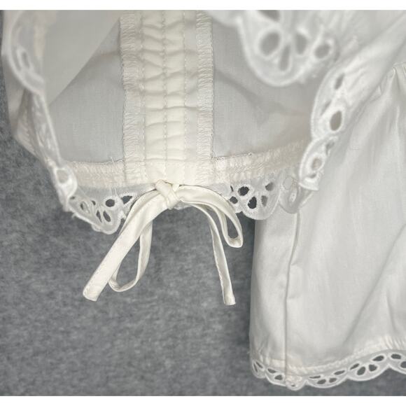 Chelsea & Violet women's white eyelet blouse short sleeve crop top v-neck M NWT - Picture 8 of 15